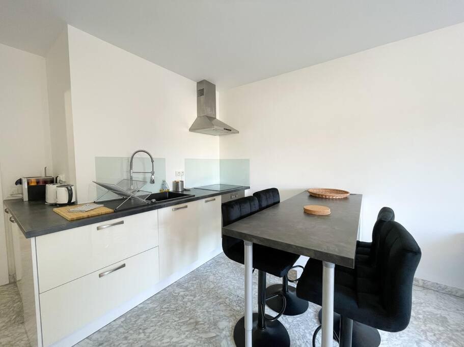Cosy Deux Pieces Apartment Menton Ngoại thất bức ảnh